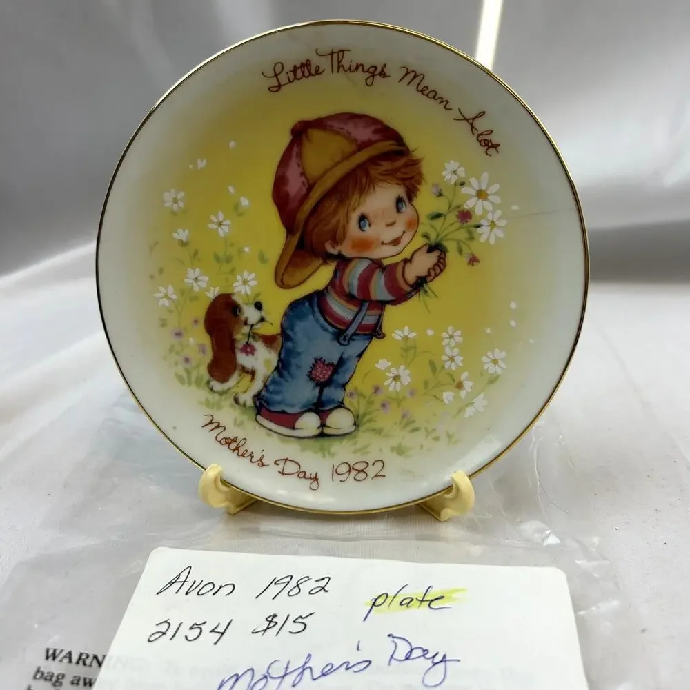 SKU 2154 Vintage 1982 Avon Mother's Day Plate 